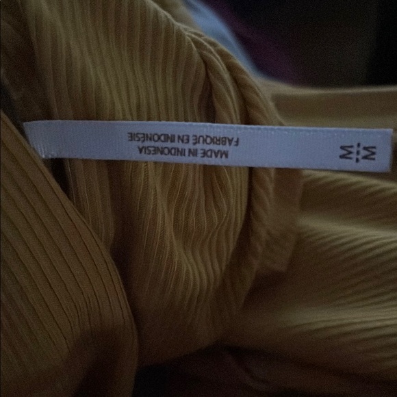 🌼SOLD 10/04/2024🌼Free People Mustard yellow billowy sleeve plunge backless top - Picture 6 of 7